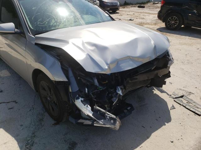 5NPLM4AG5MH032388 - 2021 HYUNDAI ELANTRA SE SILVER photo 9