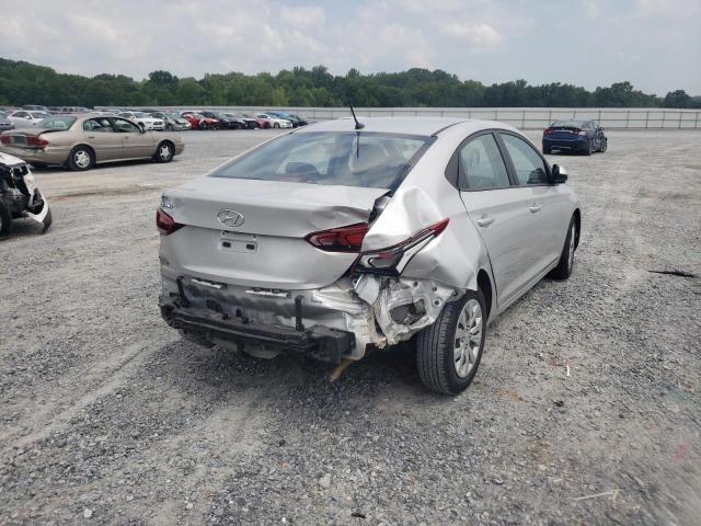 3KPC24A38KE058052 - 2019 HYUNDAI ACCENT SE SILVER photo 4