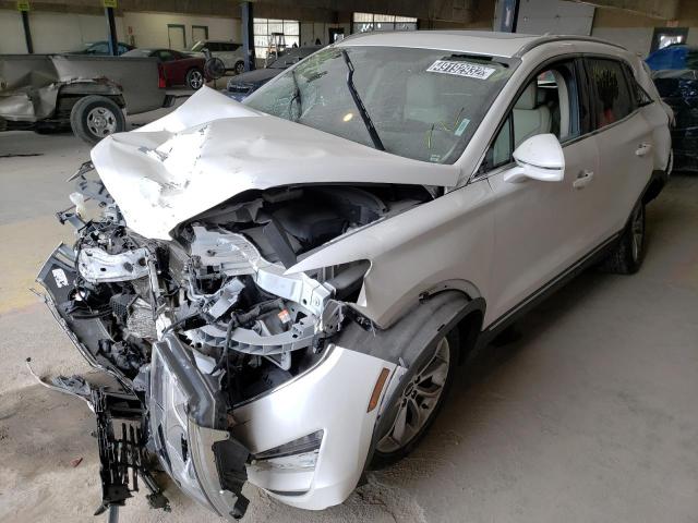 5LMCJ2D90HUL36419 - 2017 LINCOLN MKC SELECT WHITE photo 2