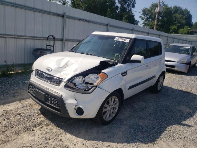 KNDJT2A51D7555666 - 2013 KIA SOUL WHITE photo 2