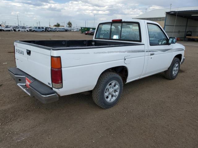 1N6SD11S4VC401783 - 1997 NISSAN TRUCK BASE WHITE photo 4