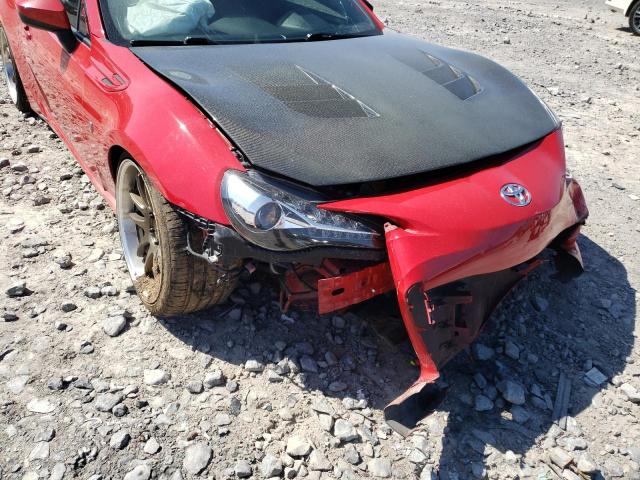 JF1ZNAA15H9702110 - 2017 TOYOTA 86 BASE RED photo 9