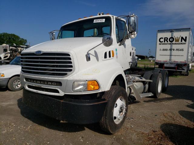 2FWJA3CV17AX39063 - 2007 STERLING TRUCK AT 9500 WHITE photo 2