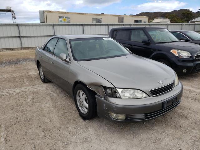 JT8BF28G6X0158419 - 1999 LEXUS ES 300 SILVER photo 1