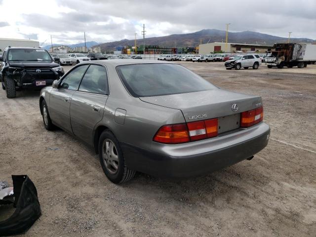 JT8BF28G6X0158419 - 1999 LEXUS ES 300 SILVER photo 3