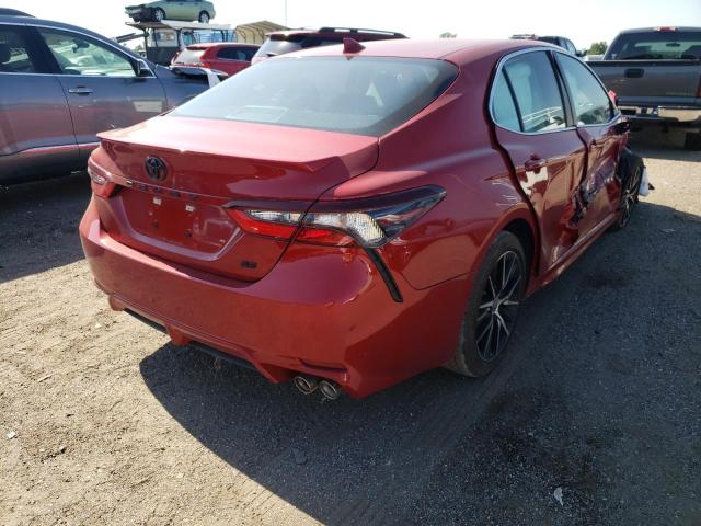 4T1S11AK8NU050538 - 2022 TOYOTA CAMRY NIGH RED photo 4