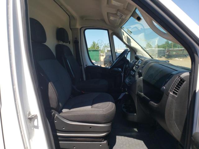 3C6TRVCG5KE520463 - 2019 RAM PROMASTER WHITE photo 5