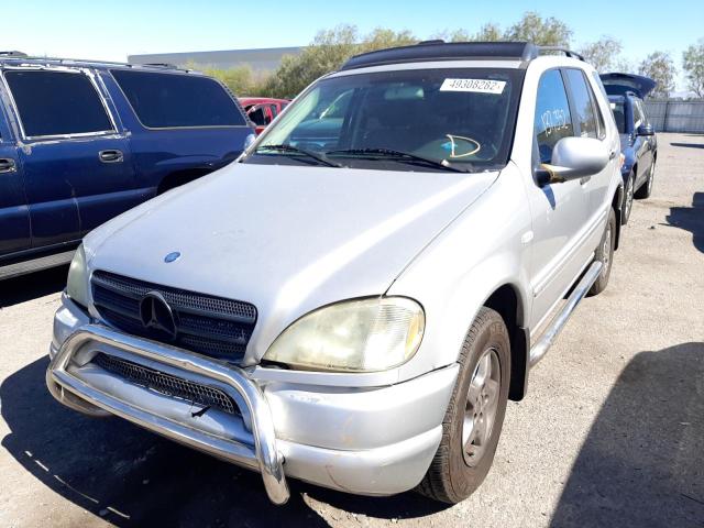 4JGAB54E1YA204969 - 2000 MERCEDES-BENZ ML 320 SILVER photo 2