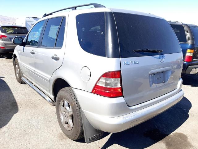 4JGAB54E1YA204969 - 2000 MERCEDES-BENZ ML 320 SILVER photo 3