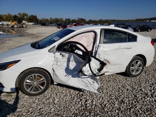 1G1BE5SM0H7236490 - 2017 CHEVROLET CRUZE WHITE photo 9