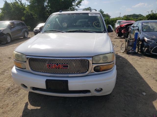 1GKEK63U04J268049 - 2004 GMC YUKON DENA WHITE photo 9