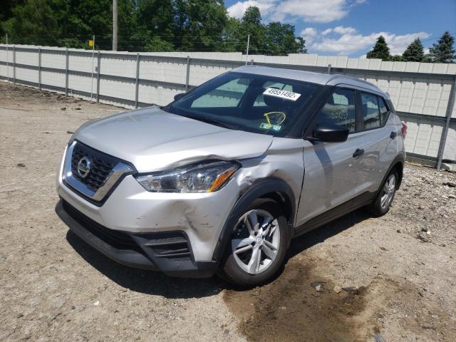 3N1CP5CU0JL529640 - 2018 NISSAN KICKS S SILVER photo 2