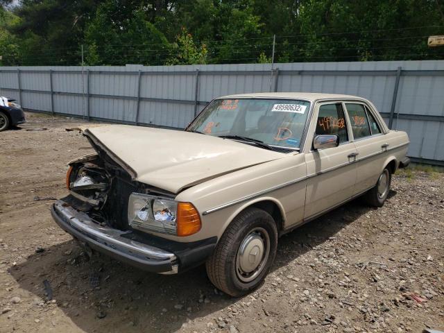 WDBAB23A4DB401705 - 1983 MERCEDES-BENZ 240 D CREAM photo 2