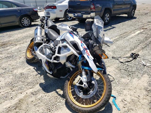 WB10M0302M6D72653 - 2021 BMW R 1250 GS WHITE photo 1