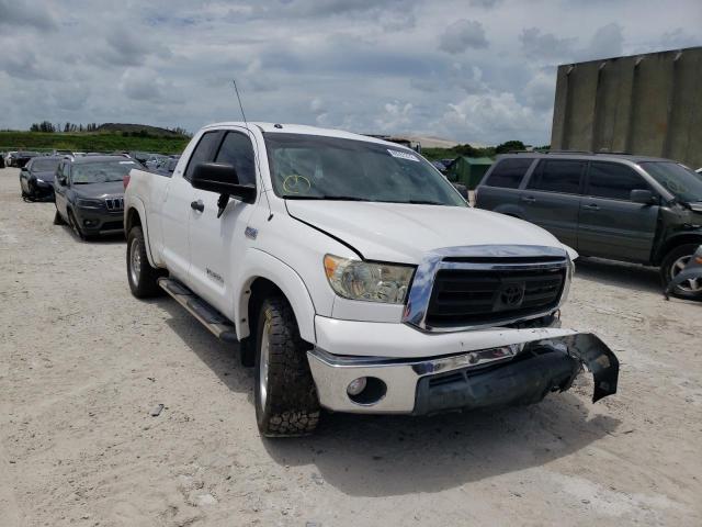 5TFRY5F11BX105329 - 2011 TOYOTA TUNDRA DOU WHITE photo 1