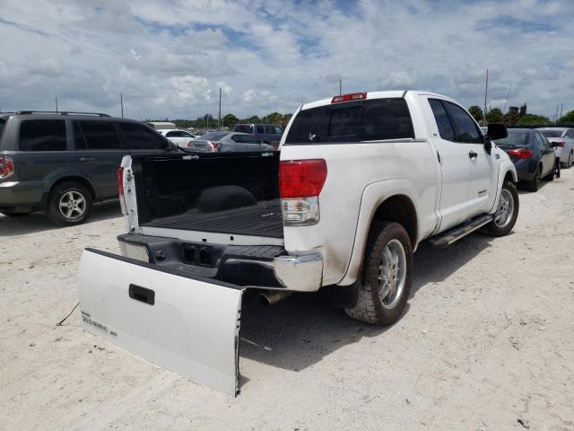 5TFRY5F11BX105329 - 2011 TOYOTA TUNDRA DOU WHITE photo 4