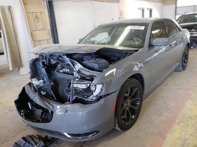 2C3CCABG0KH537832 - 2019 CHRYSLER 300 S GRAY photo 2