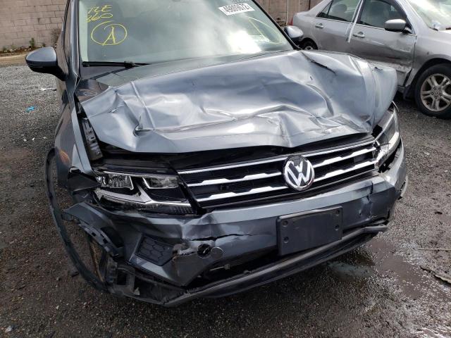 3VV3B7AX5LM022462 - 2020 VOLKSWAGEN TIGUAN SE GRAY photo 9