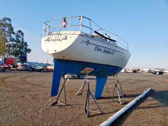 XLY280120781B - 1981 ISLA BOAT TWO TONE photo 4