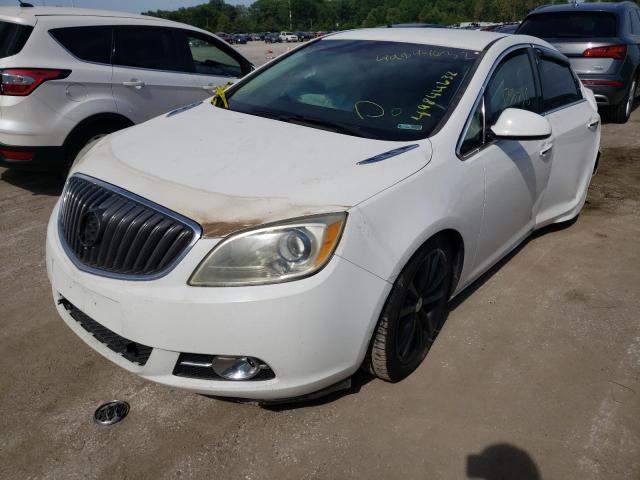 1G4PR5SK5C4154230 - 2012 BUICK VERANO CON WHITE photo 2