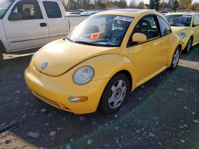 3VWCD21C2YM478772 - 2000 VOLKSWAGEN NEW BEETLE 黄色 照片 2