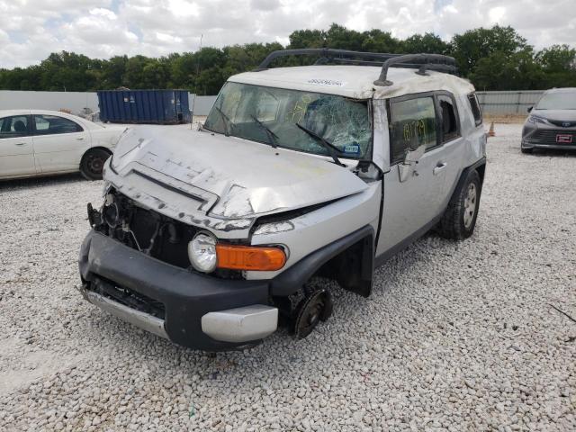 JTEZU11F970017891 - 2007 TOYOTA FJ CRUISER SILVER photo 2