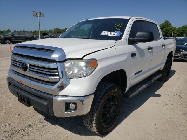 5TFDW5F16HX636860 - 2017 TOYOTA TUNDRA CRE WHITE photo 2