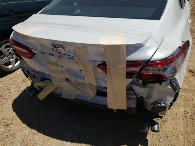 4T1B61HK8JU077112 - 2018 TOYOTA CAMRY XSE WHITE photo 9