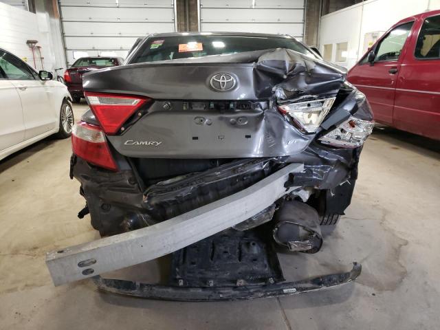 4T4BF1FK9FR516429 - 2015 TOYOTA CAMRY LE GRAY photo 10