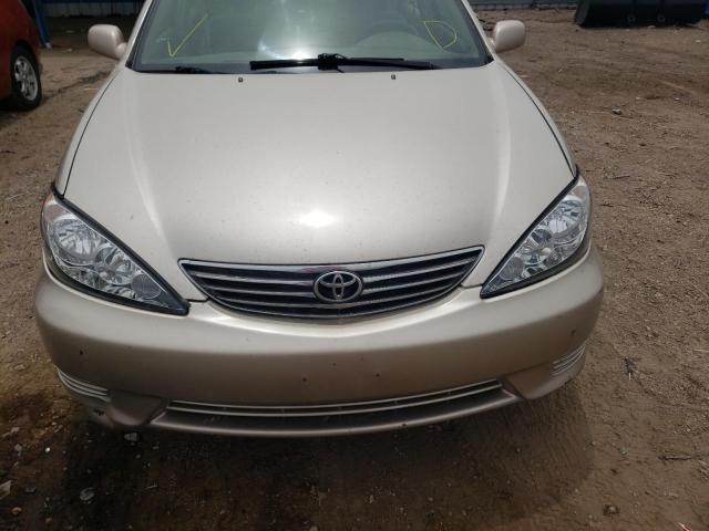 4T1BE30K25U514568 - 2005 TOYOTA CAMRY LE GOLD photo 9