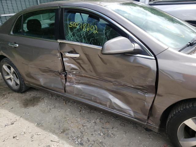 1G1ZC5E07CF300715 - 2012 CHEVROLET MALIBU 1LT ნაცრისფერი ფოტო 9