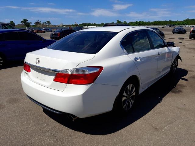 1HGCR2F35DA017295 - 2013 HONDA ACCORD LX WHITE photo 4