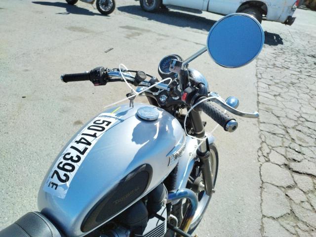 SMT900K12ET623687 - 2014 TRIUMPH MOTORCYCLE BONNEVILLE SILVER photo 5