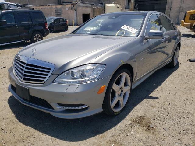 WDDNG9EB8CA447034 - 2012 MERCEDES-BENZ S 550 4MAT SILVER photo 2