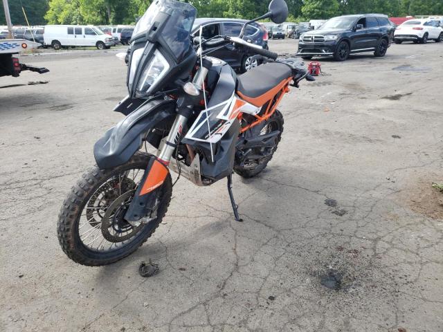 VBKTR3409KM765054 - 2019 KTM 790 ADVENT TWO TONE photo 2