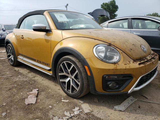 3VWT17AT4HM821264 - 2017 VOLKSWAGEN BEETLE DUN GOLD photo 1