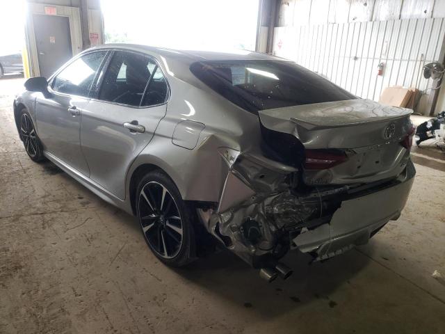 4T1B61HK9JU128682 - 2018 TOYOTA CAMRY XSE SILVER photo 3