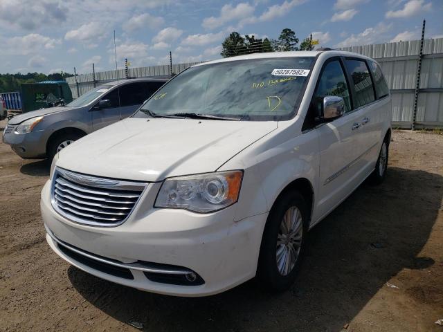 2C4RC1GG0DR694594 - 2013 CHRYSLER TOWN & COU WHITE photo 2