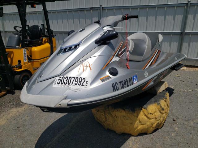 YAMA1544E111 - 2011 YAMAHA VXR SILVER photo 2