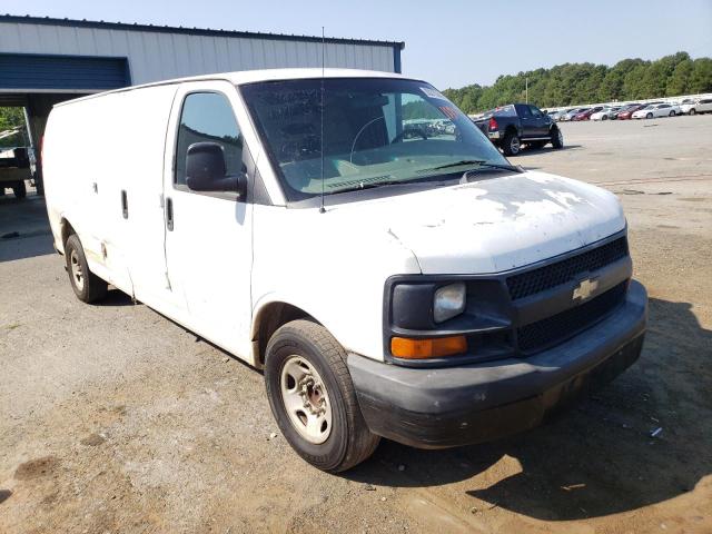 1GCWGGFA2B1129272 - 2011 CHEVROLET EXPRESS WHITE photo 1