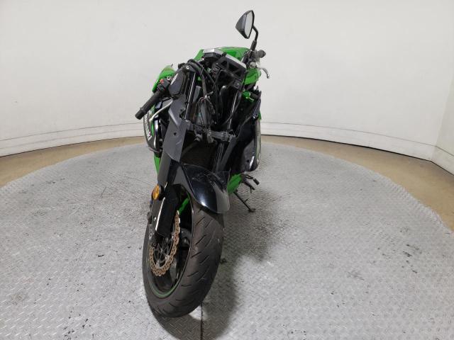 JKAZRCD19DA035065 - 2013 KAWASAKI ZR1000 D GREEN photo 2