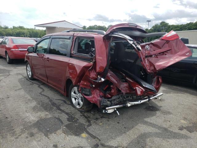 5TDKZ3DC2JS911109 - 2018 TOYOTA SIENNA LE RED photo 3