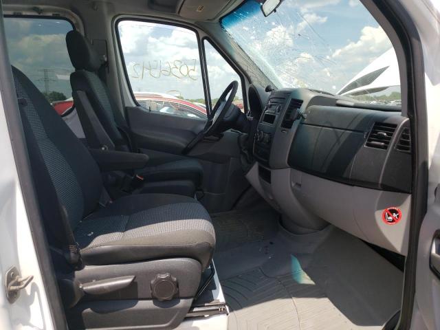 WD4PE8CC0B5518769 - 2011 MERCEDES-BENZ SPRINTER 2 WHITE photo 5