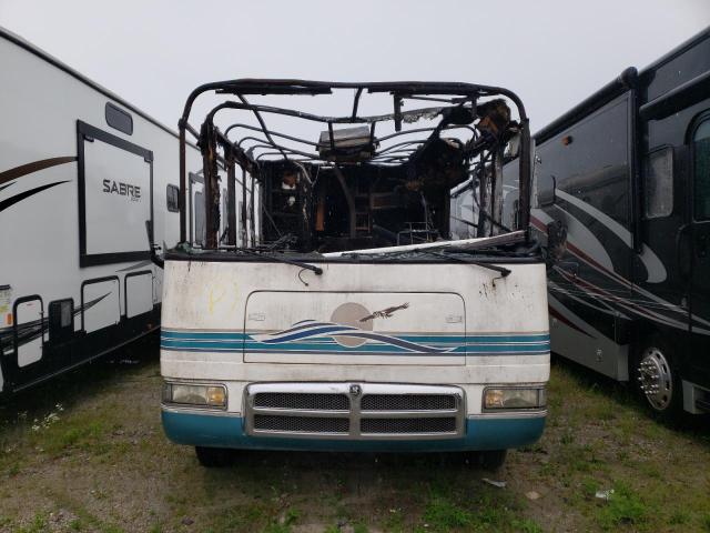 3FCNF53S9XJA13496 - 1999 FORD MOTORHOME WHITE photo 9