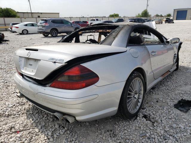 WDBSK74F05F093681 - 2005 MERCEDES-BENZ SL 55 AMG SILVER photo 4