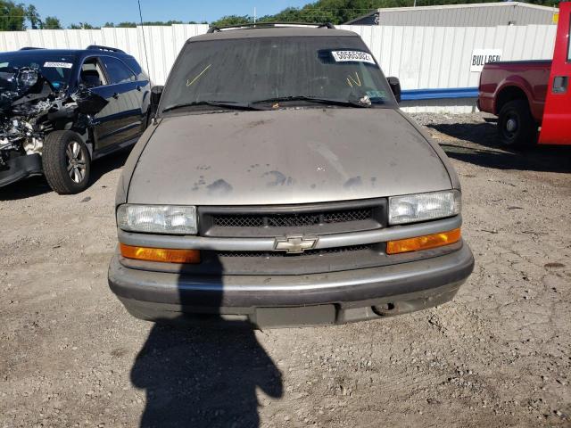 1GNCT18W11K237385 - 2001 CHEVROLET BLAZER GOLD photo 9