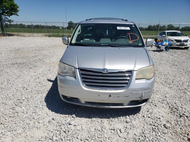 2A4RR5D17AR249958 - 2010 CHRYSLER TOWN & COUNTRY TOURING  photo 9