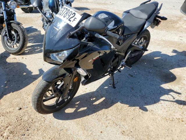 MLHNC5106G5200920 - 2016 HONDA CBR300 R BLACK photo 2