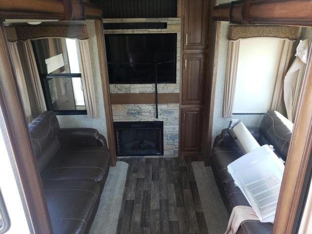 4YDF38228H4700493 - 2017 KEYSTONE MONTANA BEIGE photo 9