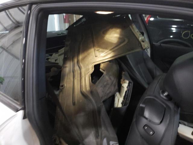 WBA2J7C50JVD60637 - 2018 BMW M240XI WHITE photo 6